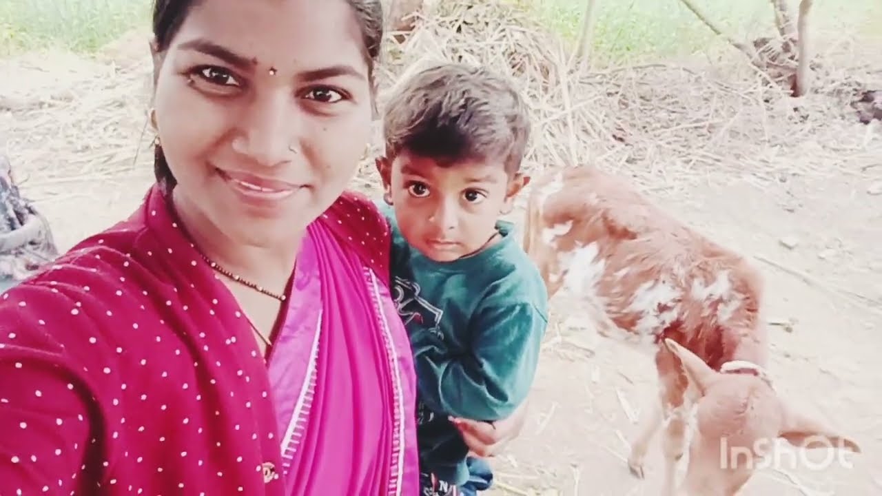 मुरूम माती टाकून अंगण स्वच्छ केले.. असे अंगण स्वच्छ केले की मन प्रसन्न होऊन जात