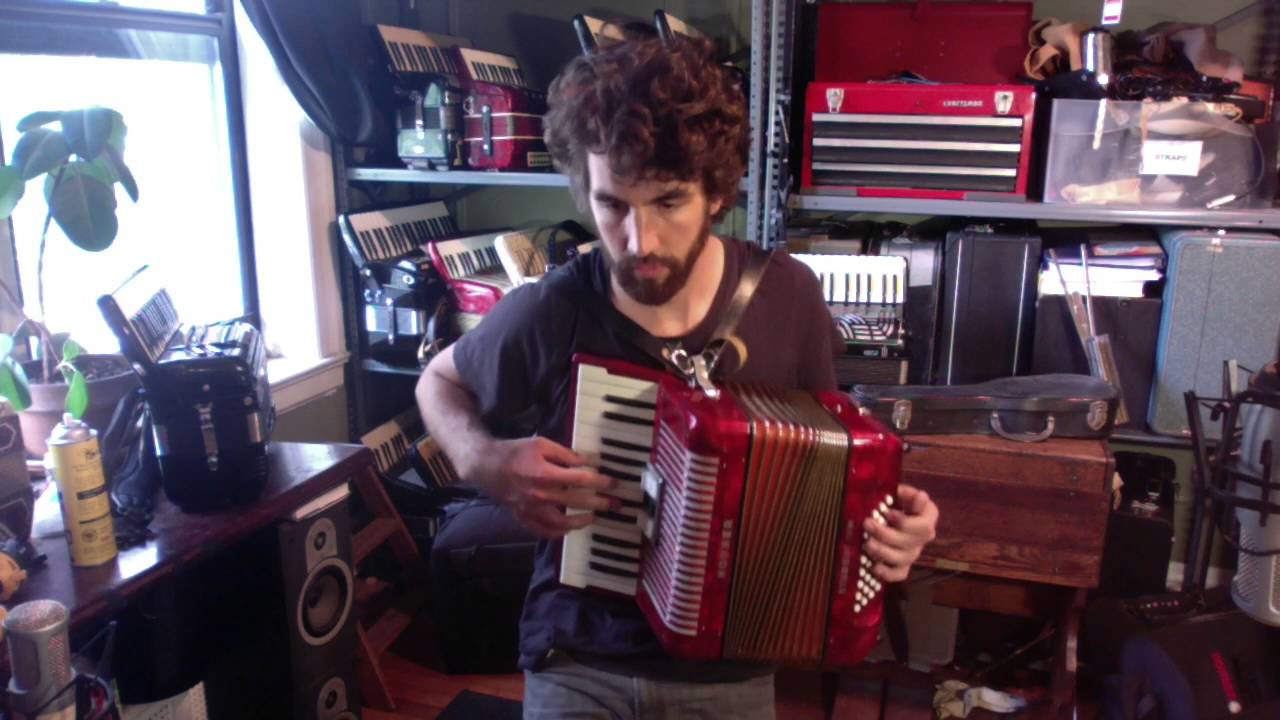 18 Red Hohner student IVM 26:32