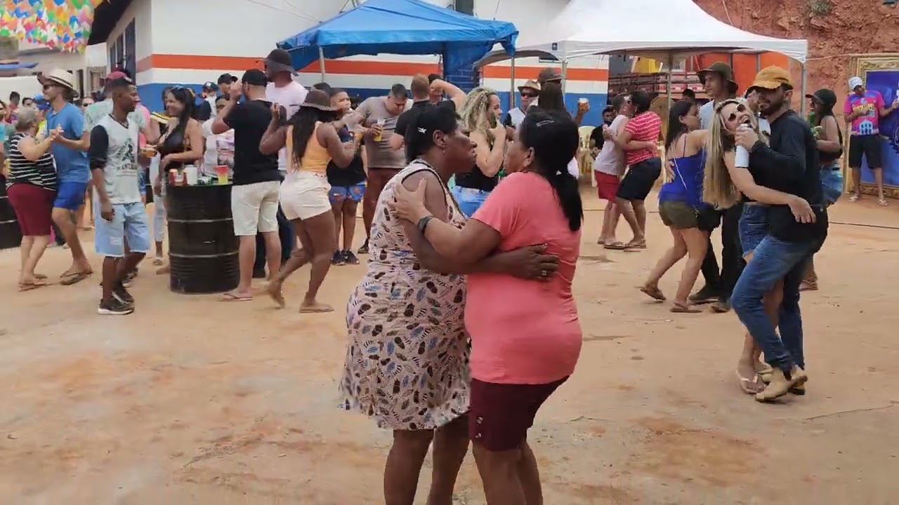 Forró com Renan Silva no Morro do Fogo