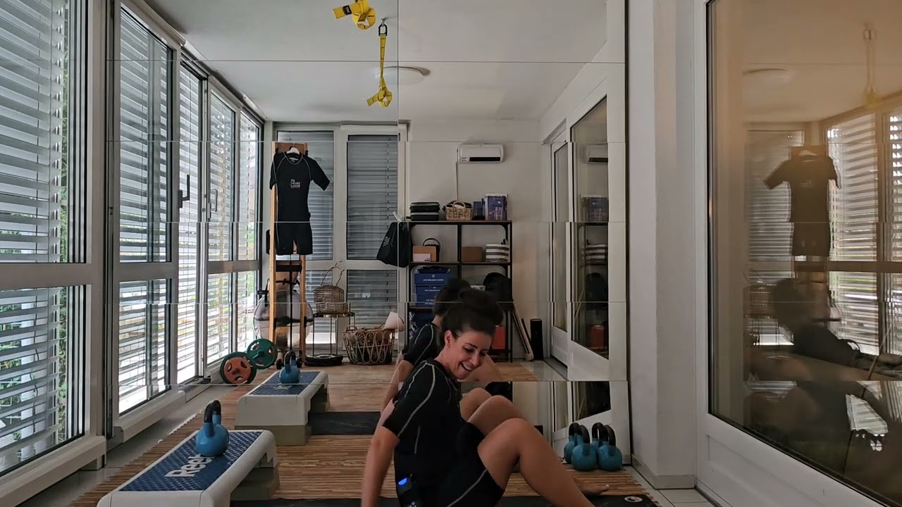 EMS Training für Bauch Beine und Po. Mit Kettlebell