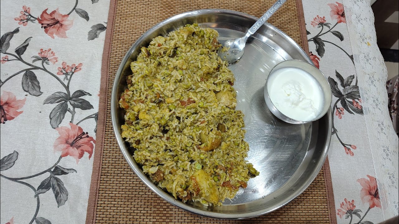 Hare Matar Aalu Gobhi Khichdi Recipe | Healthy Desi Khichdi | Easy Homemade Khana