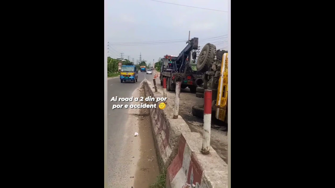 Road accident Savar Dhaka #life #love #like #everyone  #subscribe #enjoy #vlog #accidente #sad #Trak