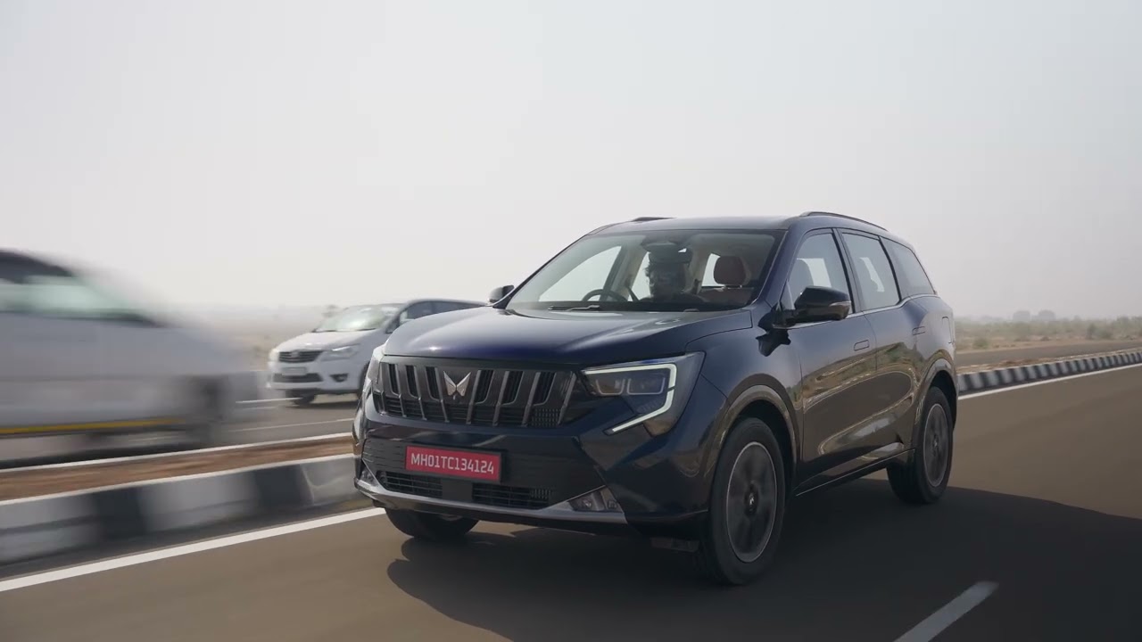 Mahindra XUV 7XO Nebula Blue Jaisalmer