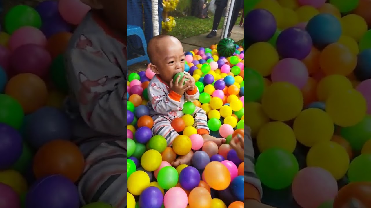 Serunya mandi bola #mandibola #mandibolaanak #dadaha #tasikmalaya #babyhappy #bayitertawa #bayilucu