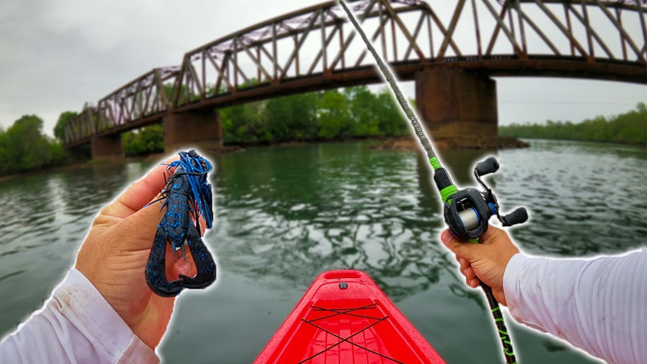Fishing w/ BIG JIGS For AGGRESSIVE Bass! (Urban River Fishing)