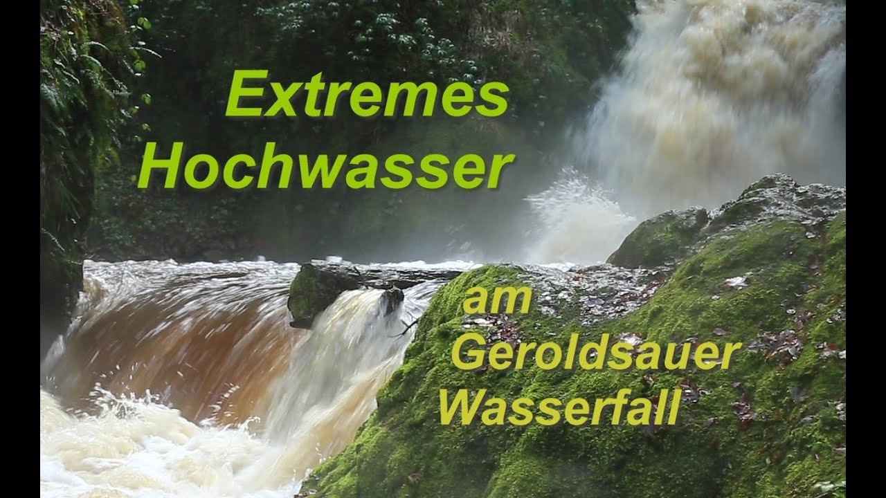 Geroldsauer Wasserfall bei extremem Hochwasser nach starker Schneeschmelze im Schwarzwald