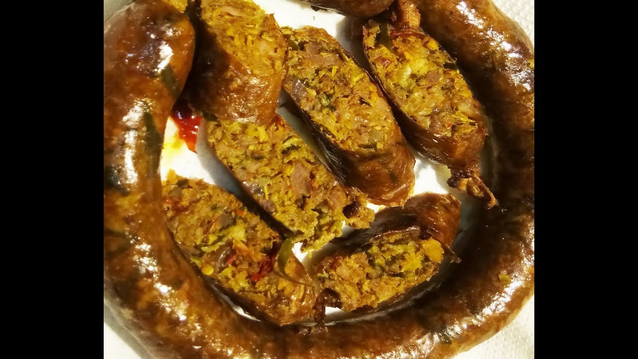 ไส้อั่วหมู สมุนไพรมาทั้งสวน  สไตล์แม่โอ๋