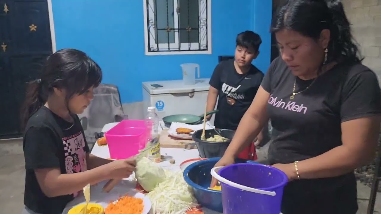 Toñita Le Enseña A Yulisa A Cocinar Para Que No Pase Vergüenza Con La Gente😡 