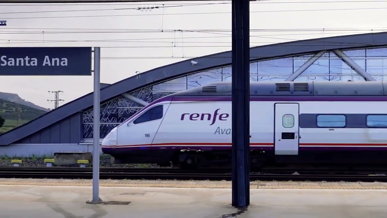 Train station in Spain, Antequera Santa Ana, Andalucia スペイン鉄道、アンテケラ駅