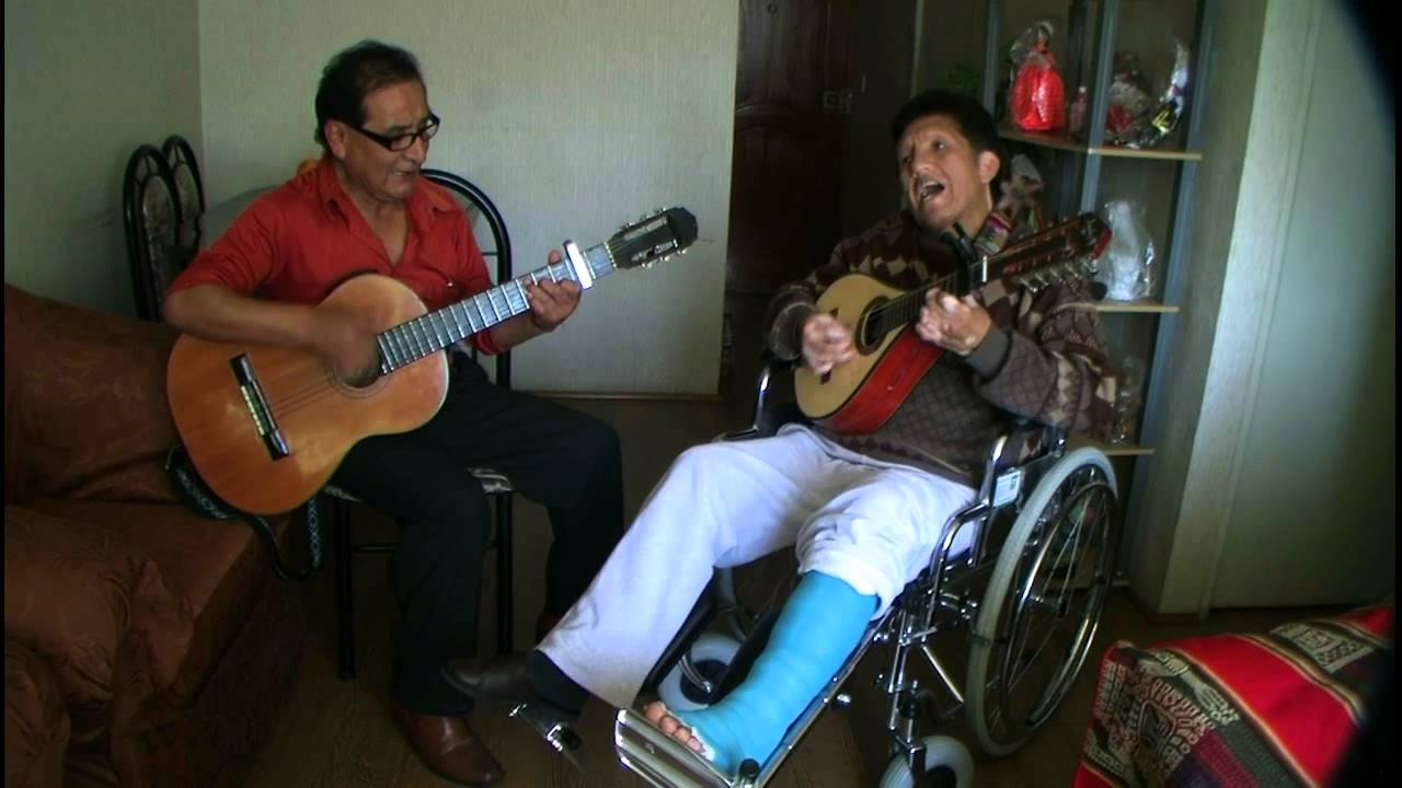 HUAYNOS CERREÑOS - CHATO GRADOS Y HERALDO DE LOS ANDES  - EN UNA CANTINA