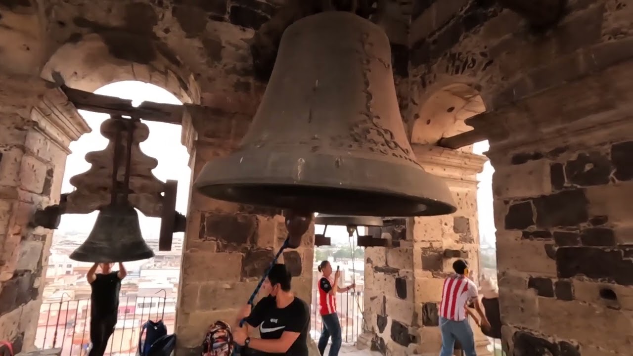 Repique de tercera llamada, Templo de San Felipe Neri