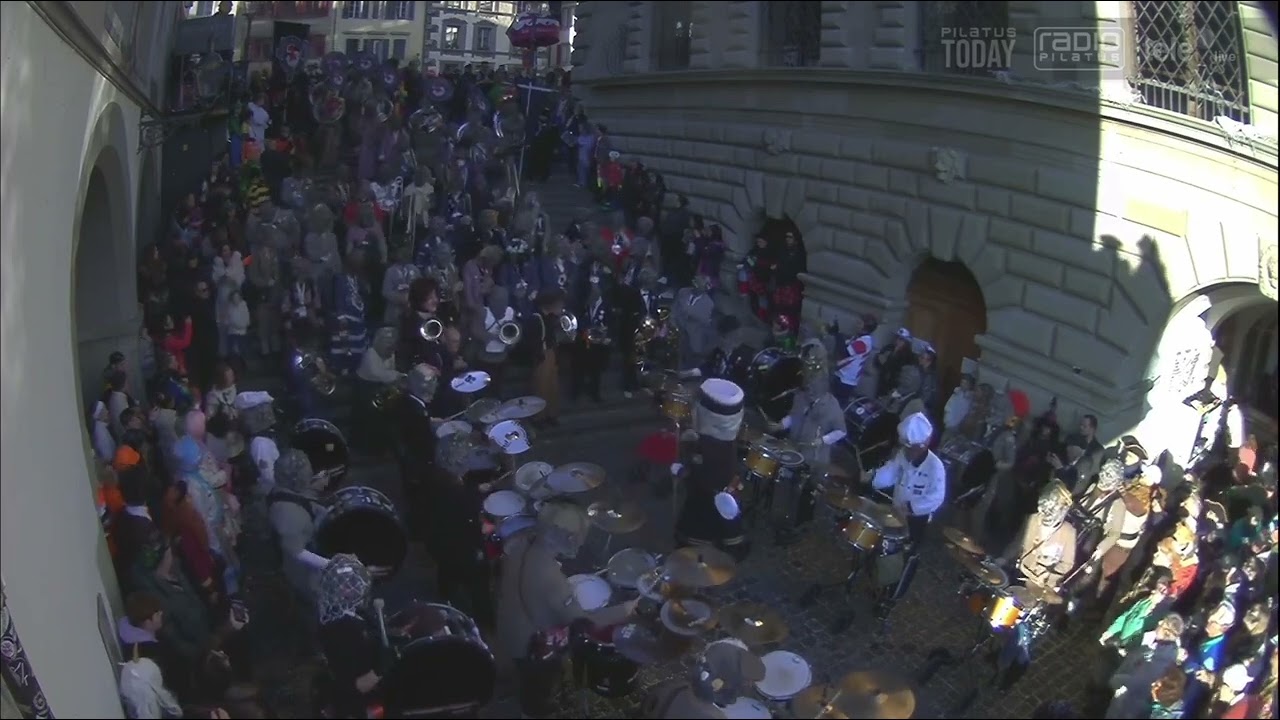 Sch&uuml;gumugger &Auml;mme - Rythmus (Ninja) Rathaustreppe Luzerner Fasnacht 2024