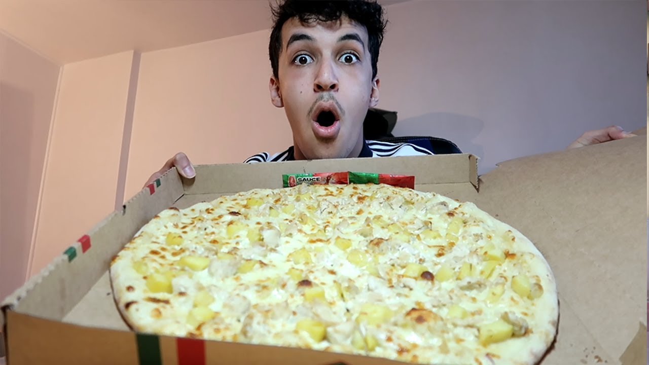 DÉGUSTATION D'UNE MEGA PIZZA CHICKEN !