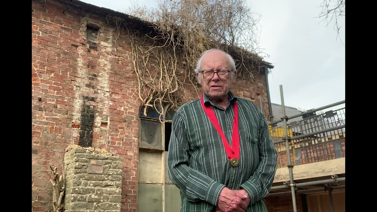 Bath Plug Award 2025 - Graeme Garden