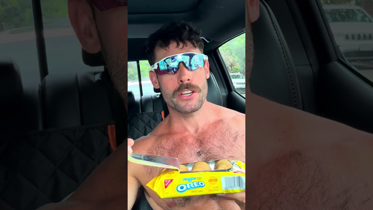 Blueberry Pie Oreo Review
