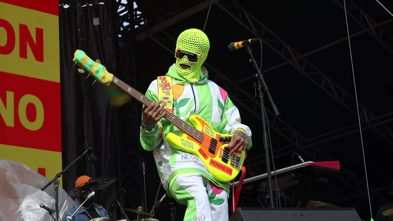 MonoNeon live in Memphis - 