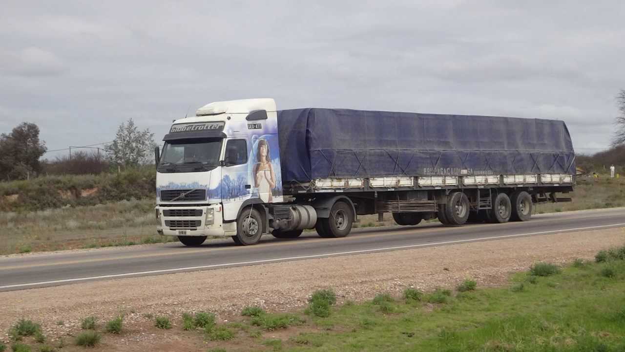 CAMIONES ARGENTINOS,CHILENOS Y BRASILEÑOS EN LA PAMPA PARTE 25