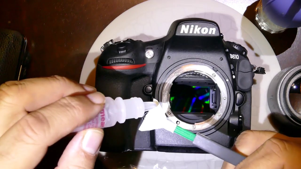 Come pulire il sensore di una Nikon D810 utilizzando Smear Away e Green MXD 100 Vswab