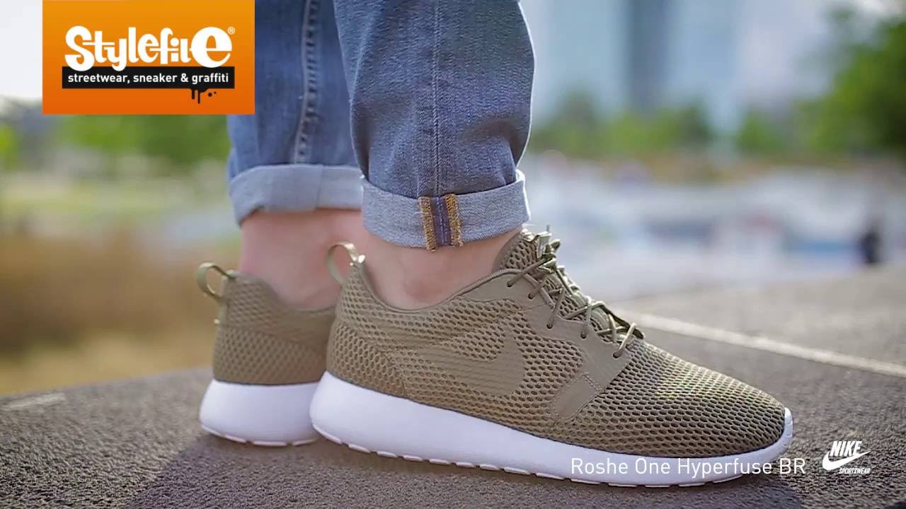 Nike Roshe One Hyperfuse Sneaker olive (On-Feet) @Stylefile