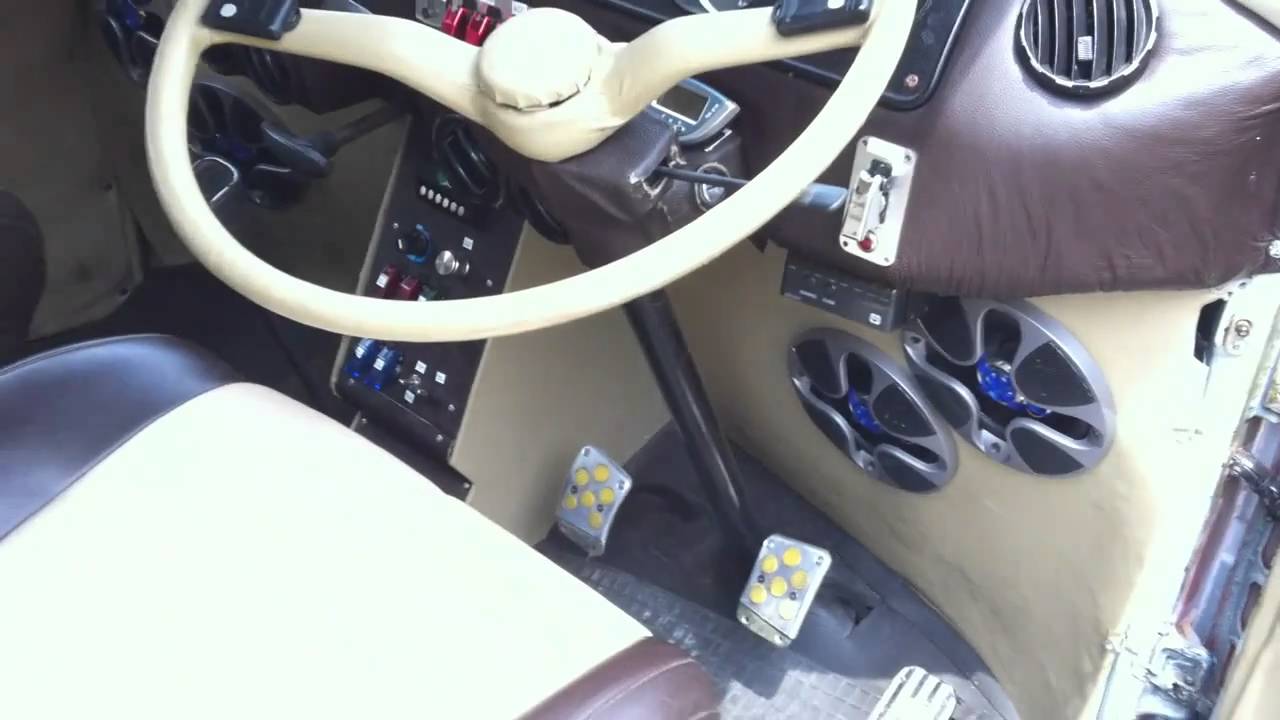 VW bus kombi interior custom seats power window dashboard 18" rims projector screen