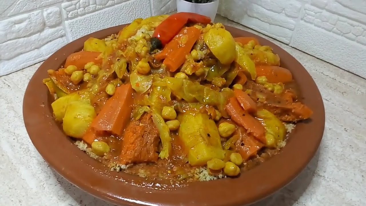 طريقة تحضير كسكس بالقمح الكامل  والخضر مع سر البنة والتعليكة،كولي منو حتى تشبعي متحسيش بالأنتفاخ