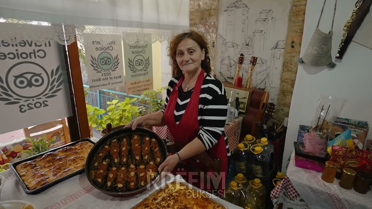 Familja pas 18 vitesh në migrim rikthehet në Gjirokastër ku mirëpresin turistë nga gjithë bota