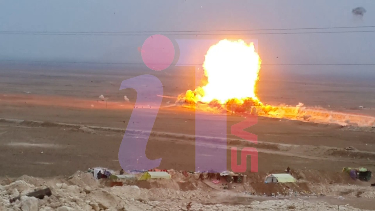 ابطال الحشد الشعبي يصدون سياره مفخخه لتنظيم داعش الارهابي شاهد ماذا حدث بعد التفجير