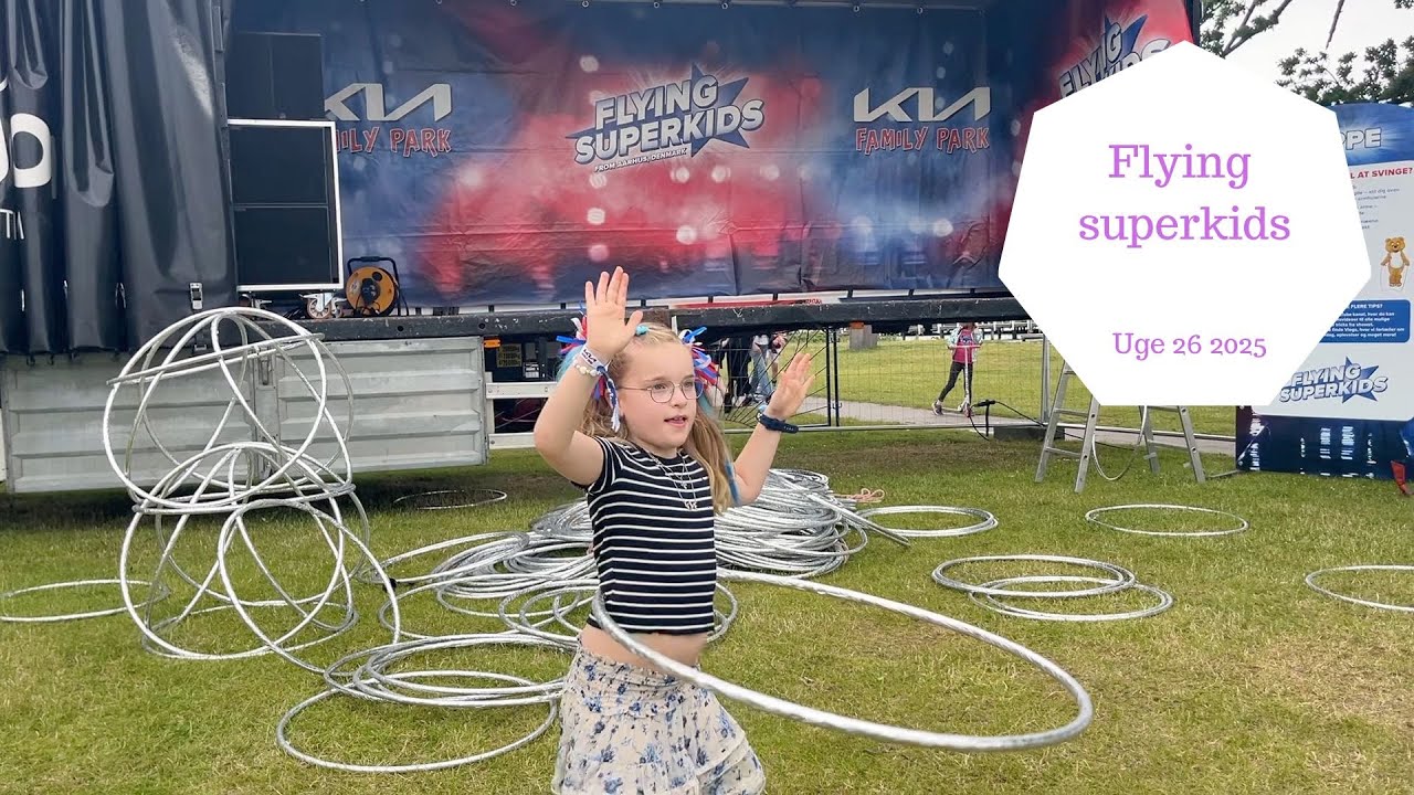 Vi er inde og se FLYING SUPERKIDS Show   De er så DYGTIGE