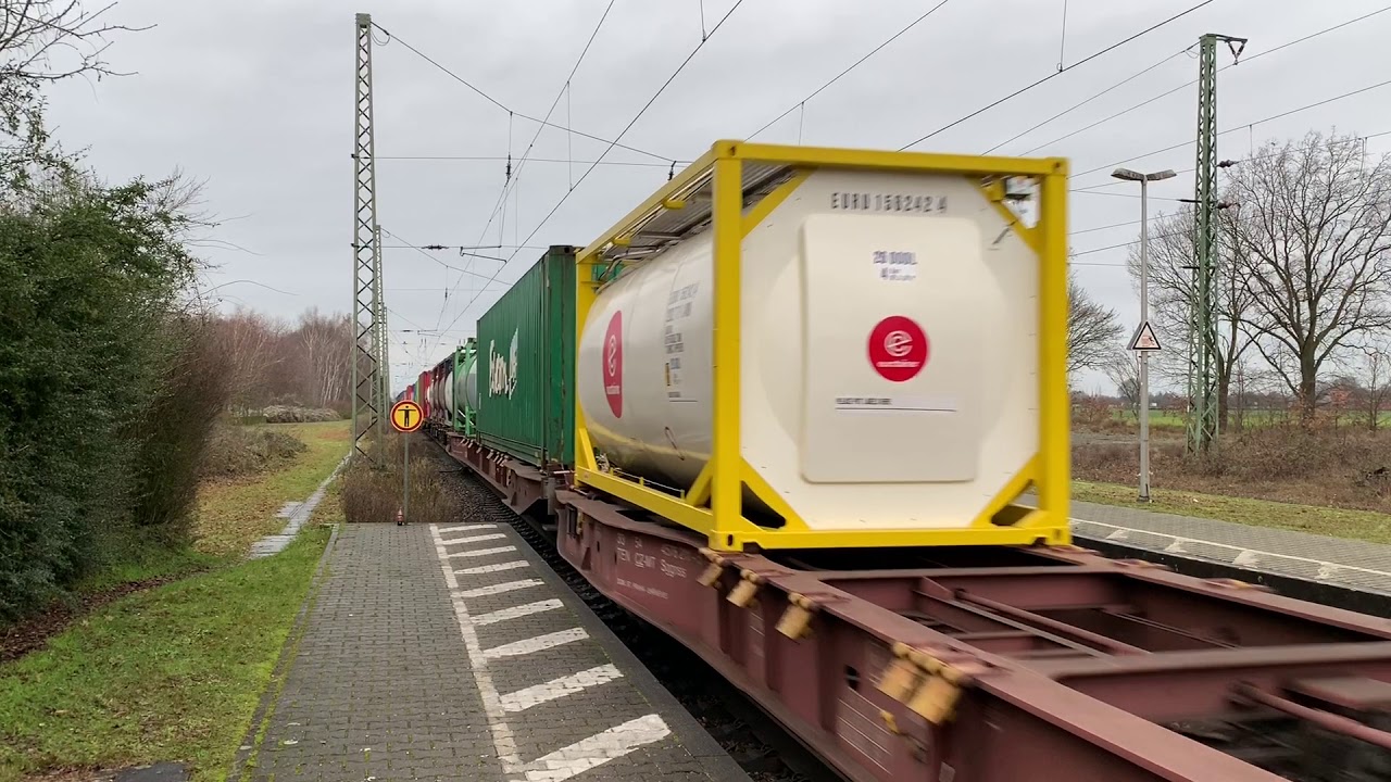 De eerste goederen treinen van 2020 op Station Empel-Rees (Betuwelijn) Deel 2 in FullHD 03-01-2020