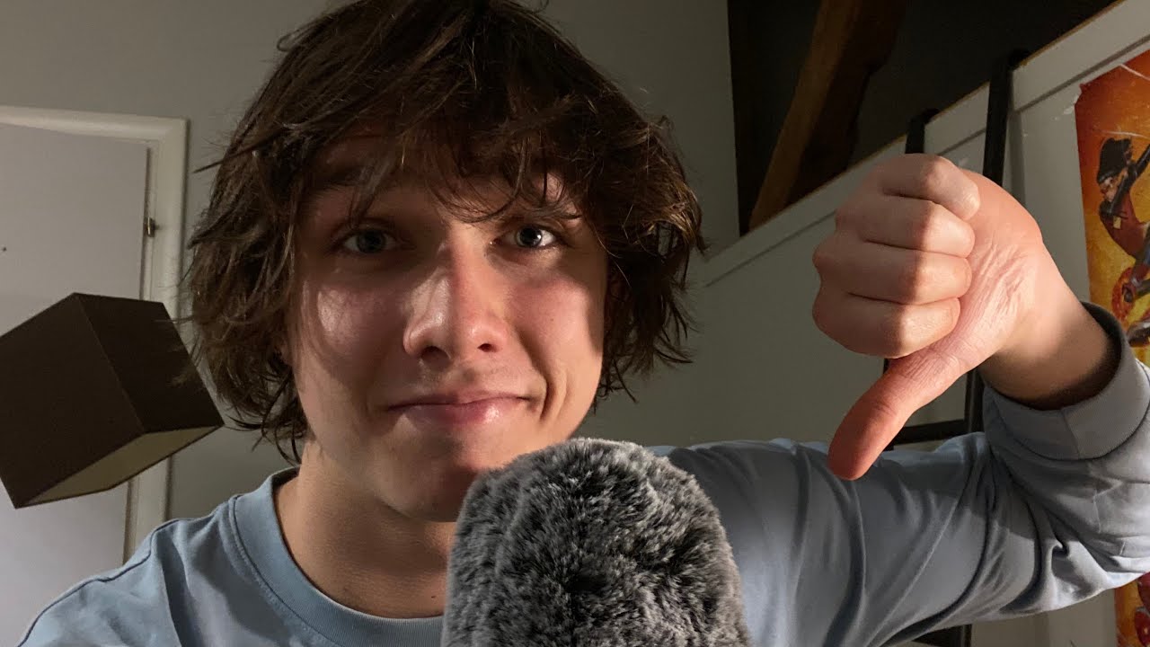ASMR - 20 Infos INUTILES sur moi (vraiment pas utiles)