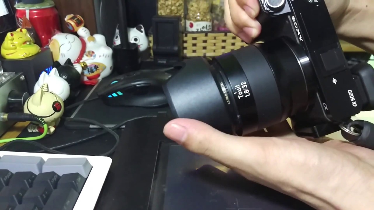 Hoocap Model M 52mm on Touit 32mm F1.8 E-mount