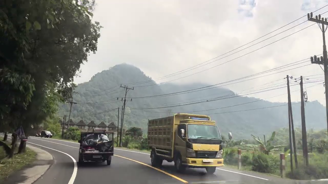 MEMANJAKAN MATA! WAH INDAH SEKALI PEMANDANGAN JALAN LINTAS INI! 