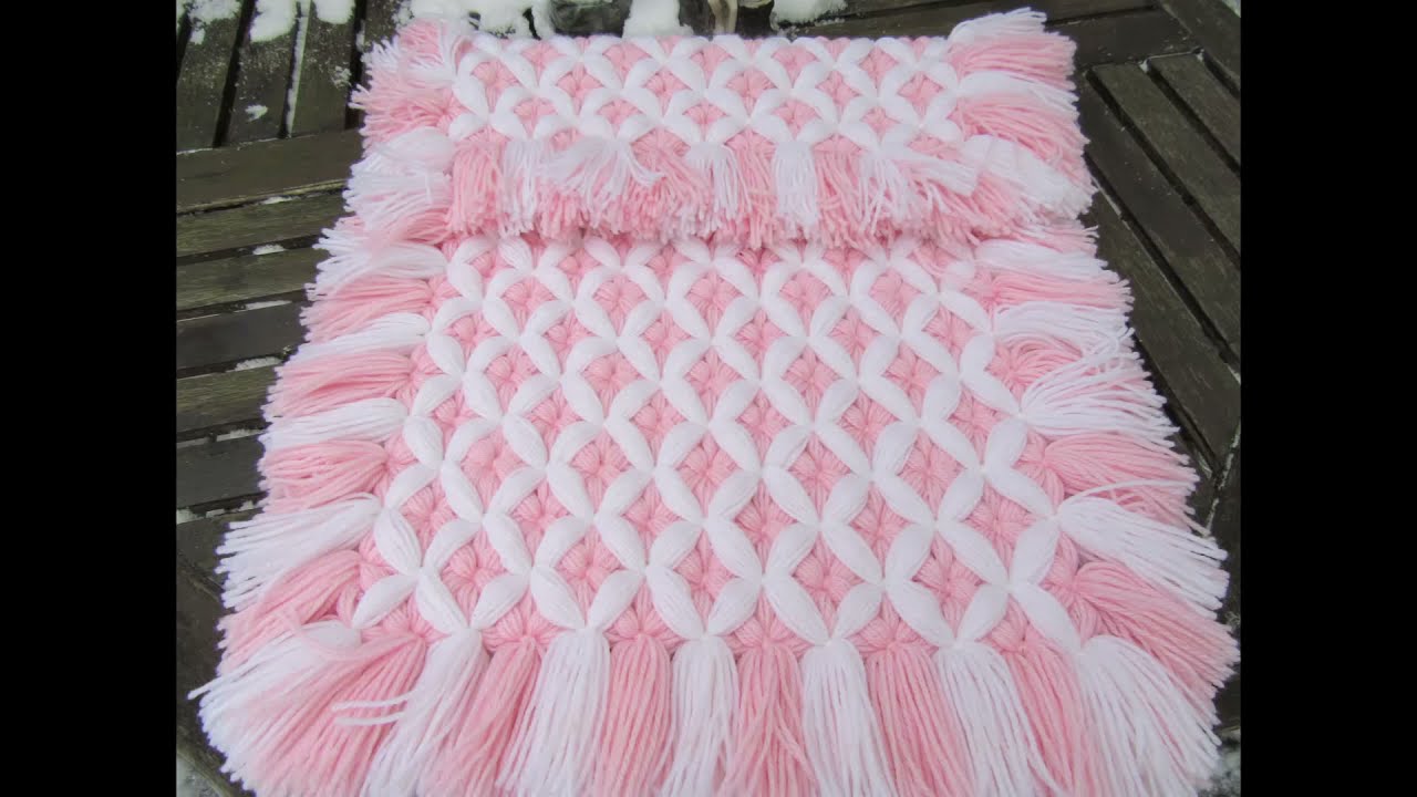 Diamond pattern blanket instructions made on a pom pom loom frame