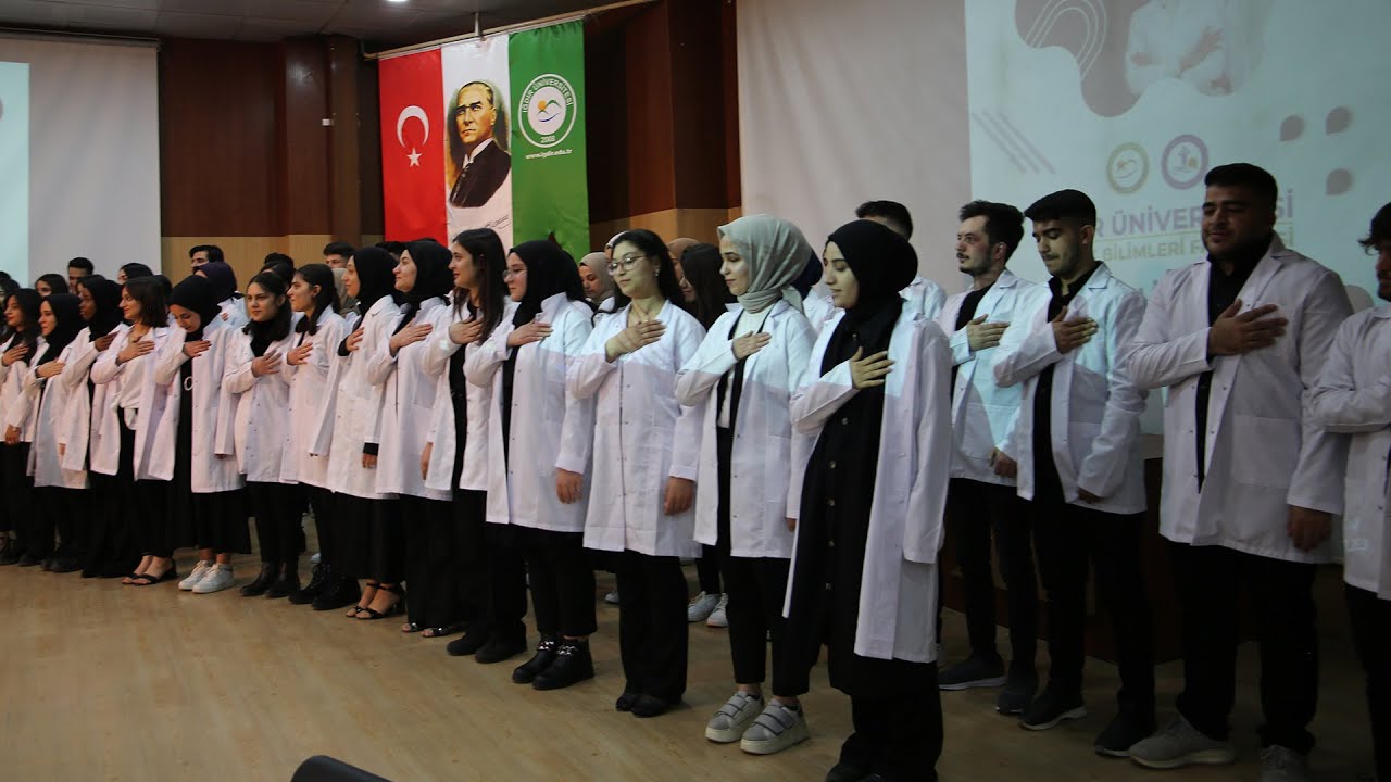Hemşire Adaylarımız, “Beyaz Önlük Giyme Töreni” ile Mesleğe İlk Adımlarını Attı