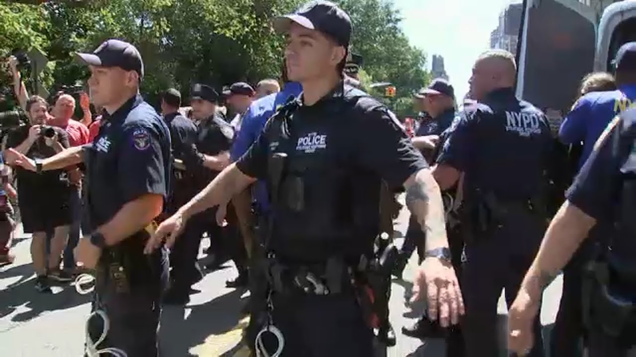 Heated protests outside Gracie Mansion over ongoing migrant crisis
