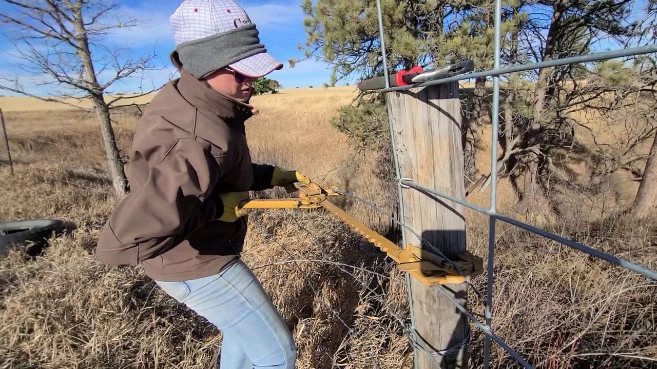 How To Use Fence Stretchers