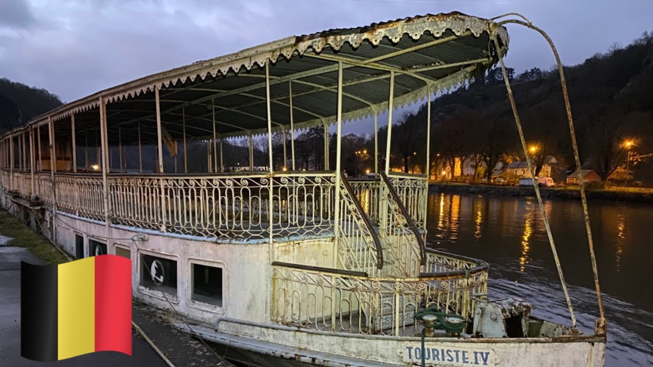 An abandoned 100 year old boat - Péniche (urbex Belgium)