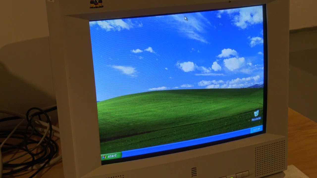 Windows XP on Pentium Overdrive classic logon startup in the BACKROOMS