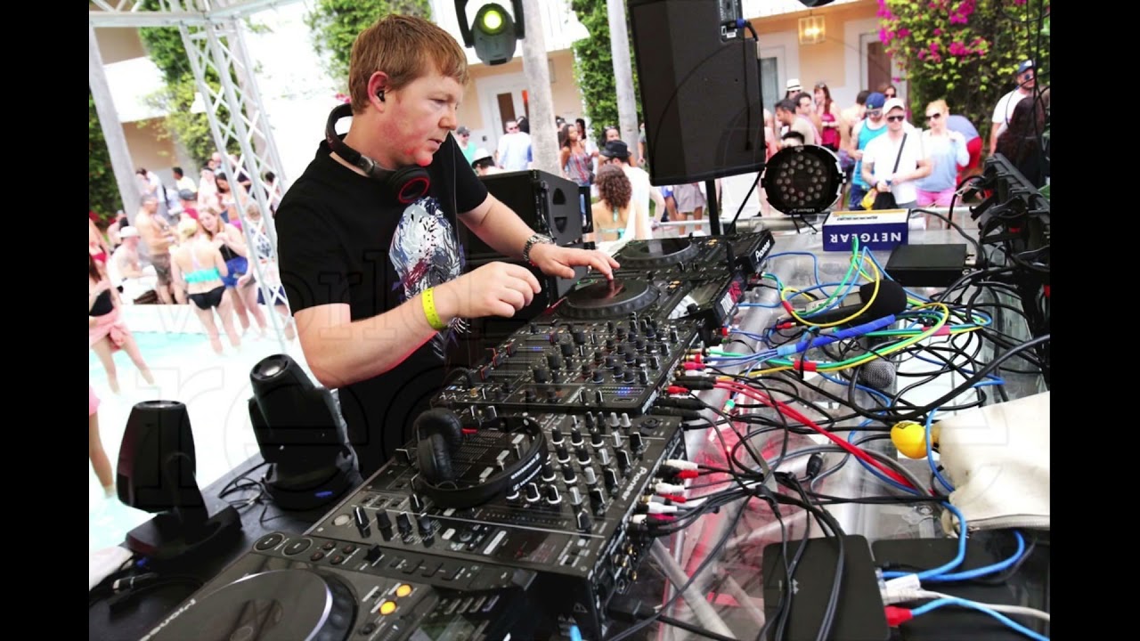 John Digweed Transitions - Kiss 100 - 2006 12 31 - Pt1