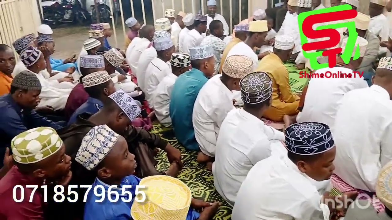 UST RAMA KUTOKA TANGA AKIONGOZA DUA YA WASILATU SHAFII KWENYE HADHARA YA MAULID SINZA KWA UST ISSA 