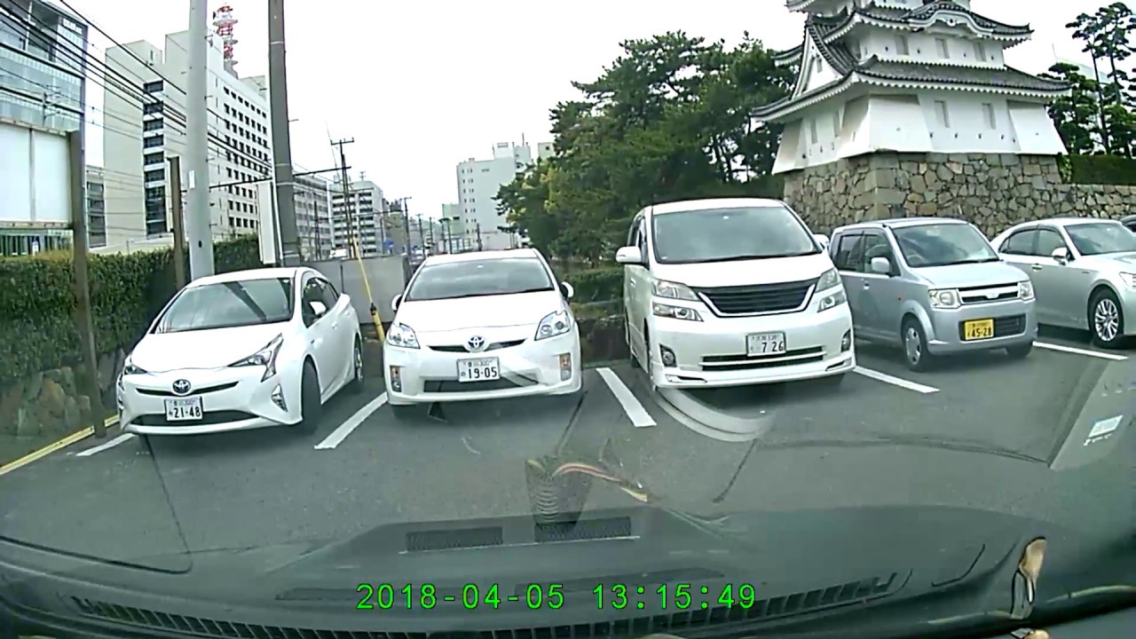 20180405 高松城跡玉藻公園駐車場　狭い一番奥へバック駐車