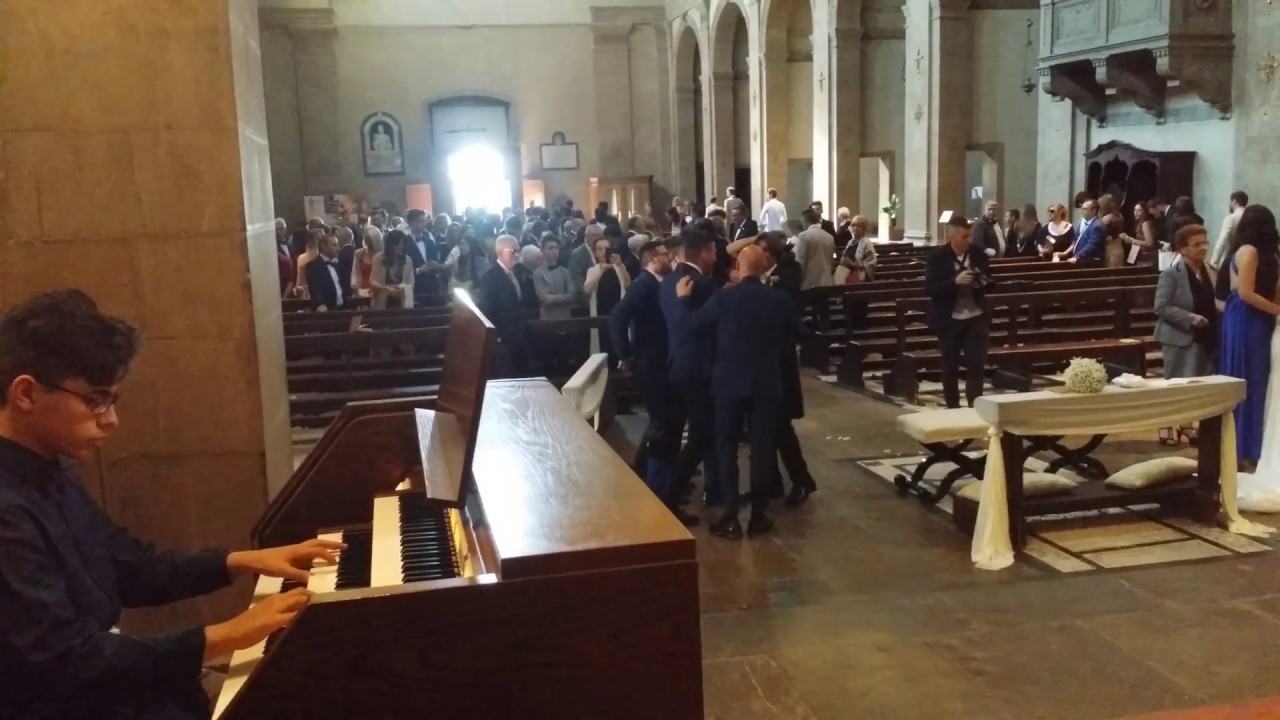 Marcia nuziale in chiesa