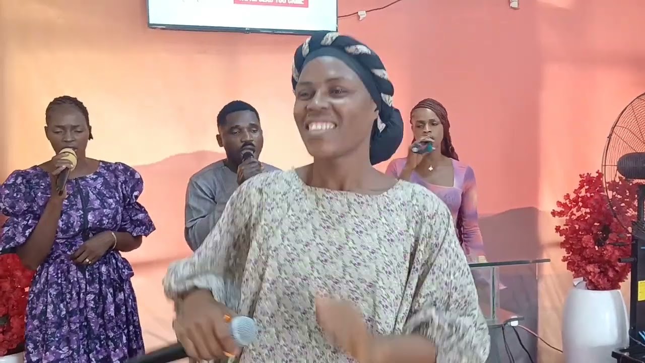 SUNDAY SERVICE - PRAISE & WORSHIP