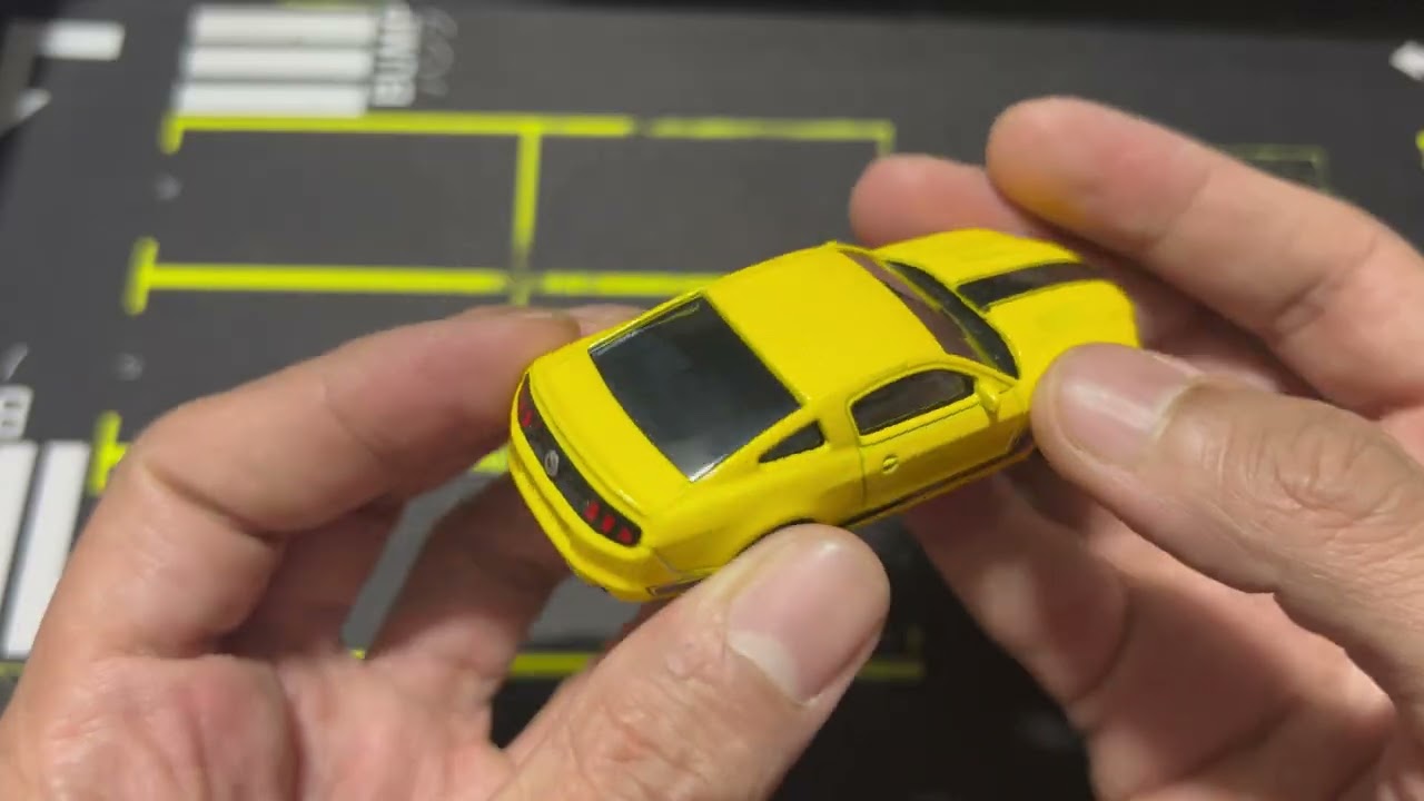 Majorette Street car Mustang boss yellow (4K)