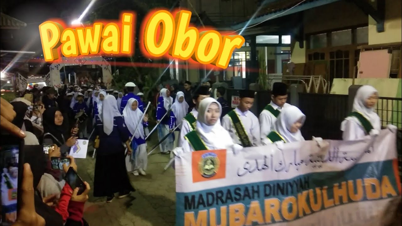 pawai obor di mubarokulhuda yang di meriahkan oleh marching band asy-syubban