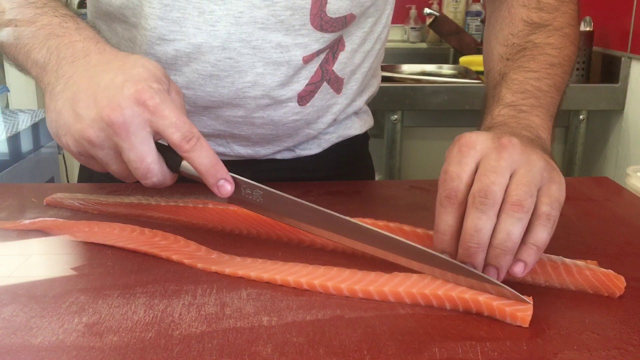 Lachs schneiden für Nigiri Sushi / Salmon Cutting