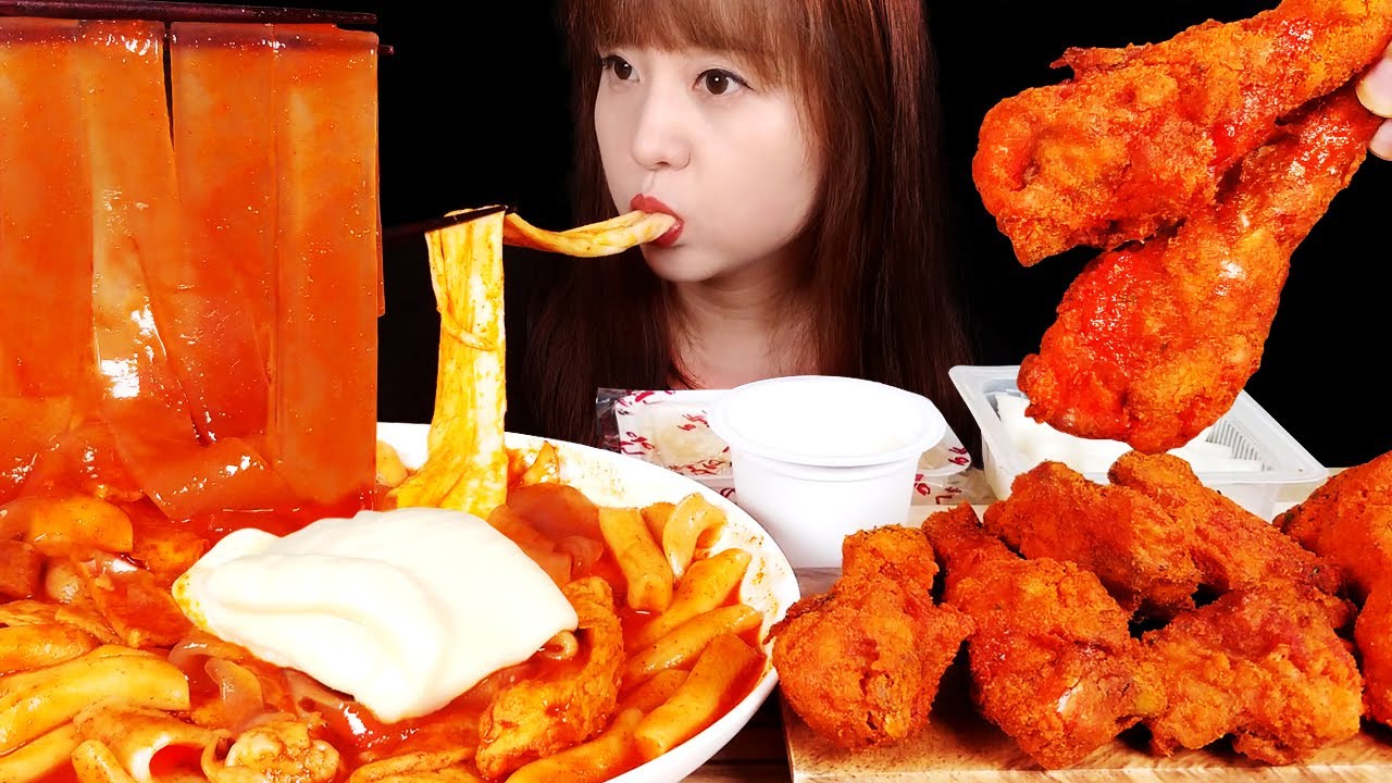 ASMR Пикантный сырный рисовый пирог (Tteokbokki), корейская острая жареная курица . MUKBANG