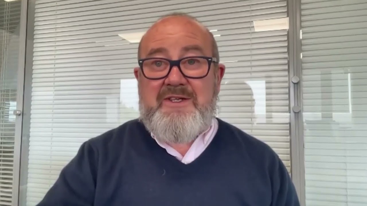 Owen Evans, Prif Arolygydd Estyn, supports the National Resource