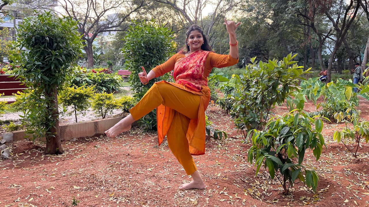 Sri Saraswathi Namosthuthe | Dance cover| Keerthana