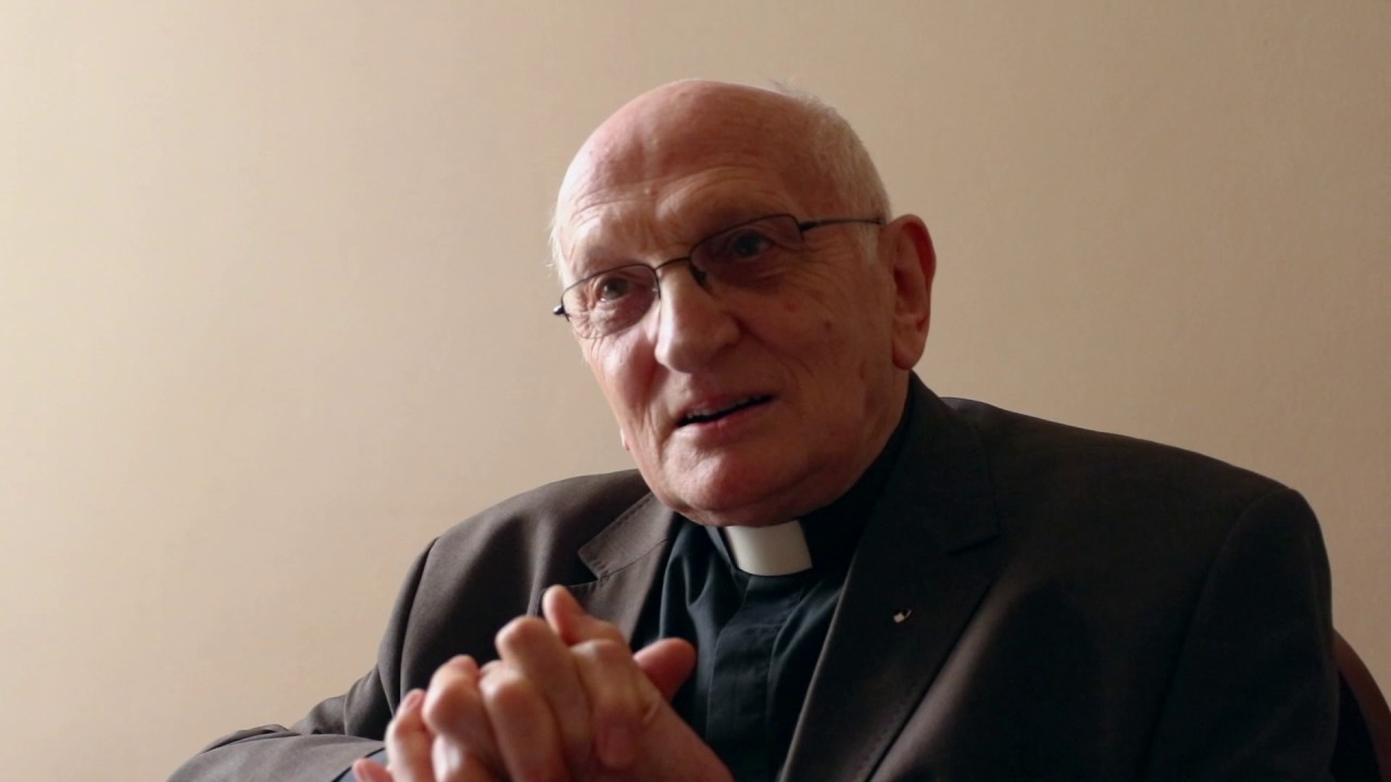 Czy duchowny musi być zawsze w sutannie lub habicie? [WIDEO]